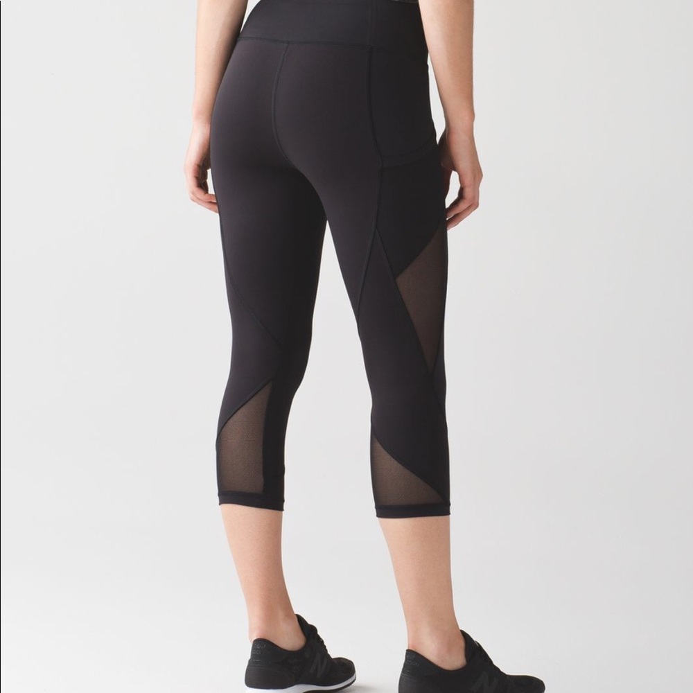 Lululemon Fast As Light Crop